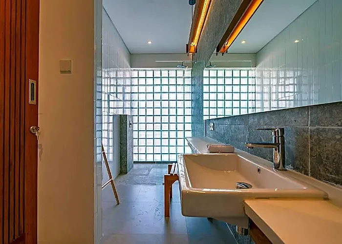 Villa Kemiri - Canggu Nearby Batu Bolong